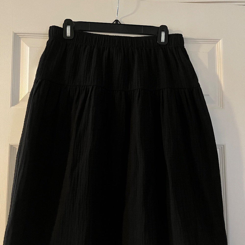 Industry Black cotton gauze skirt, Midi length, Size Medium